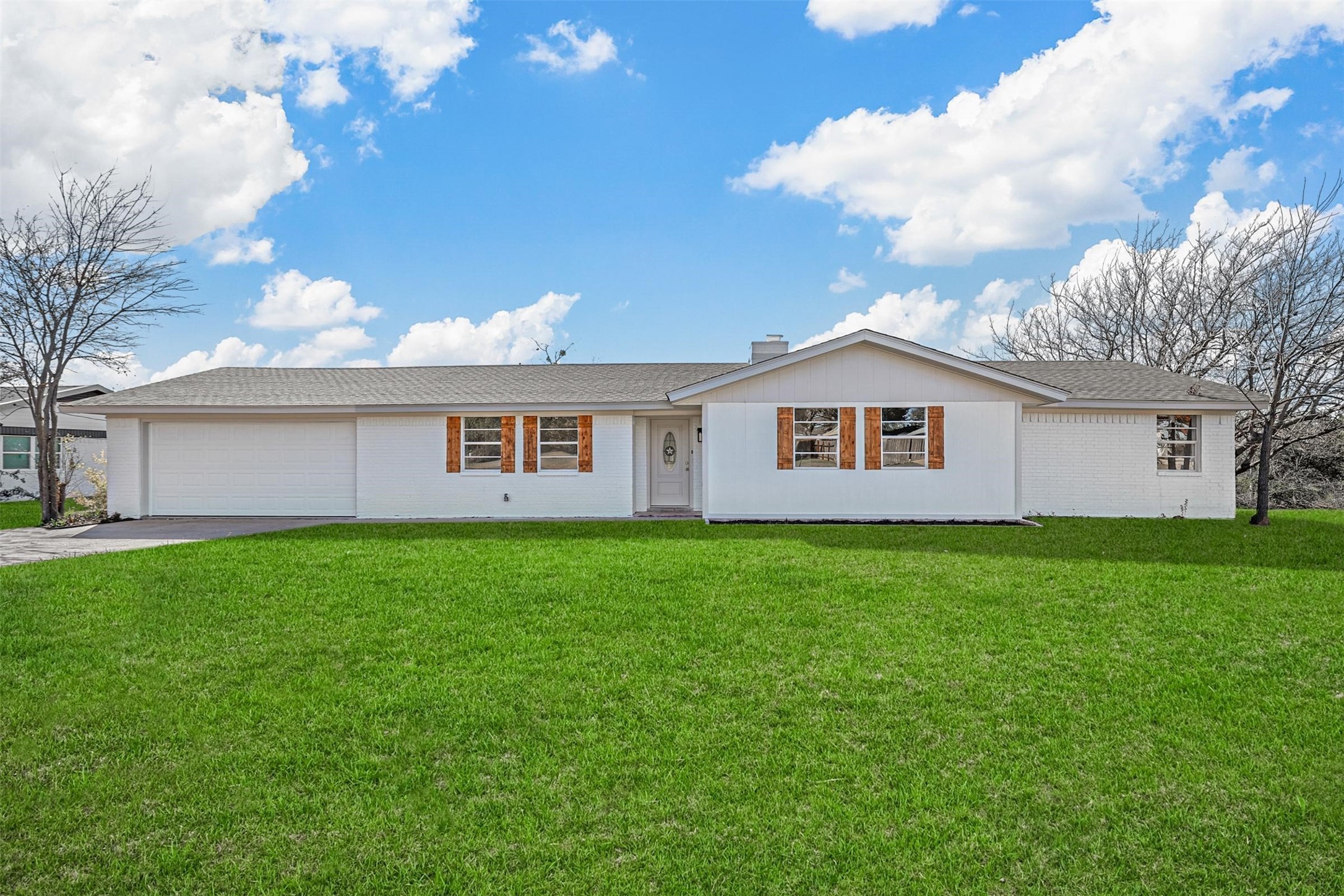 216 Vista Drive Granbury TX 76049