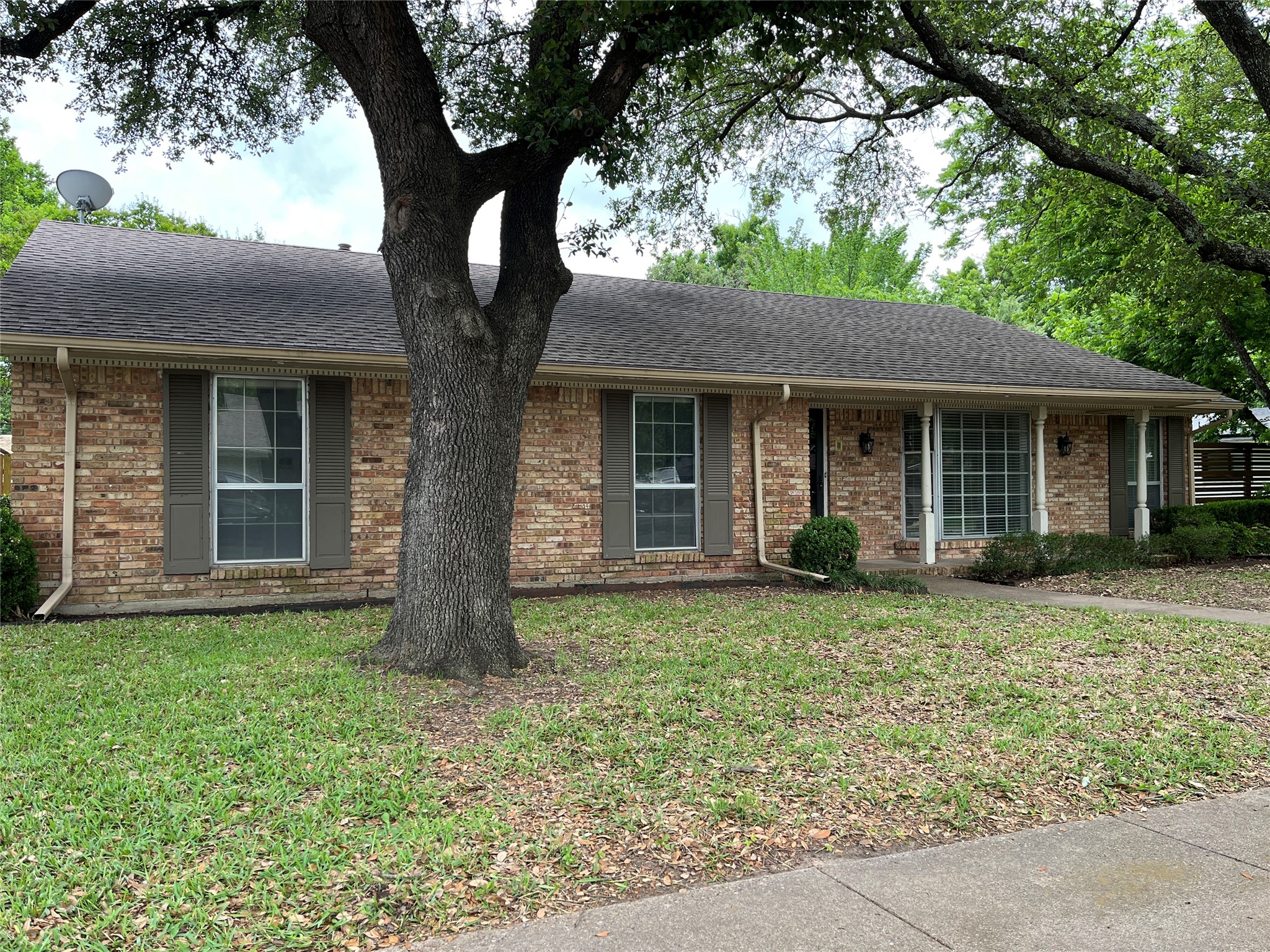 1409 Hillcrest Street Ennis TX 75119