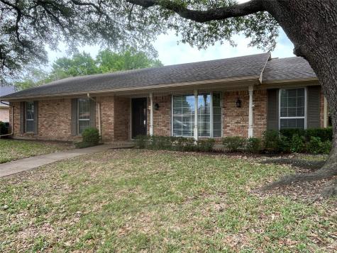 1409 Hillcrest Street Ennis TX 75119