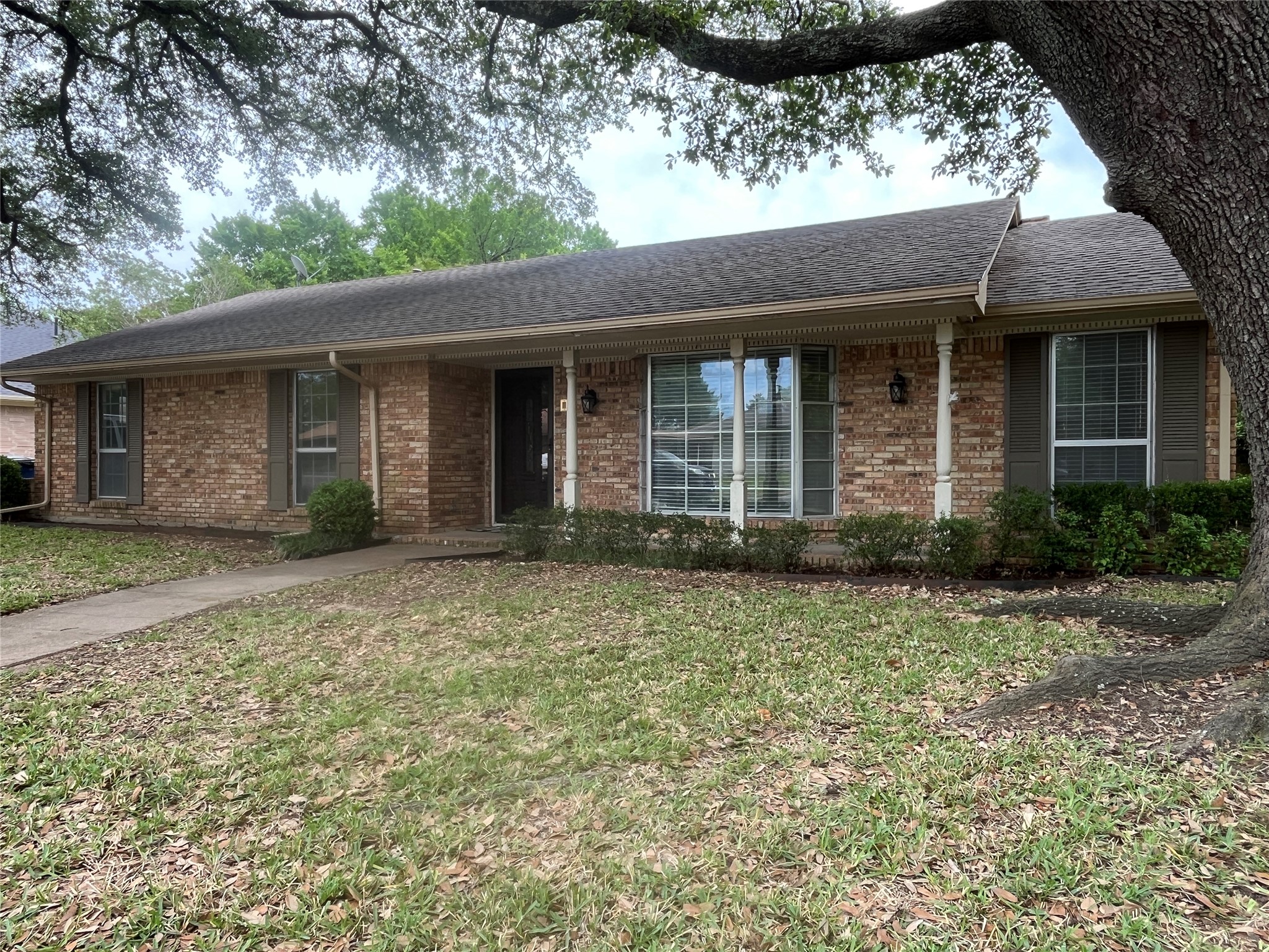 1409 Hillcrest Street Ennis TX 75119