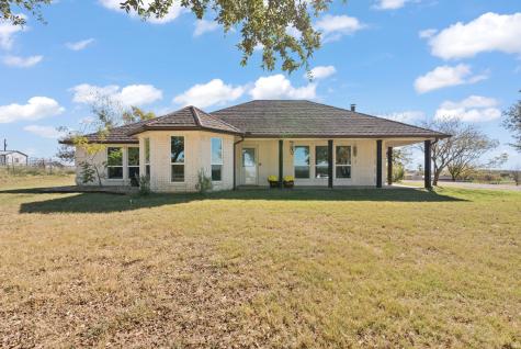 1013 Highland Road Cleburne TX 76033