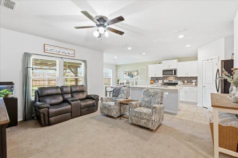 229 Abingdon Street Azle TX 76020