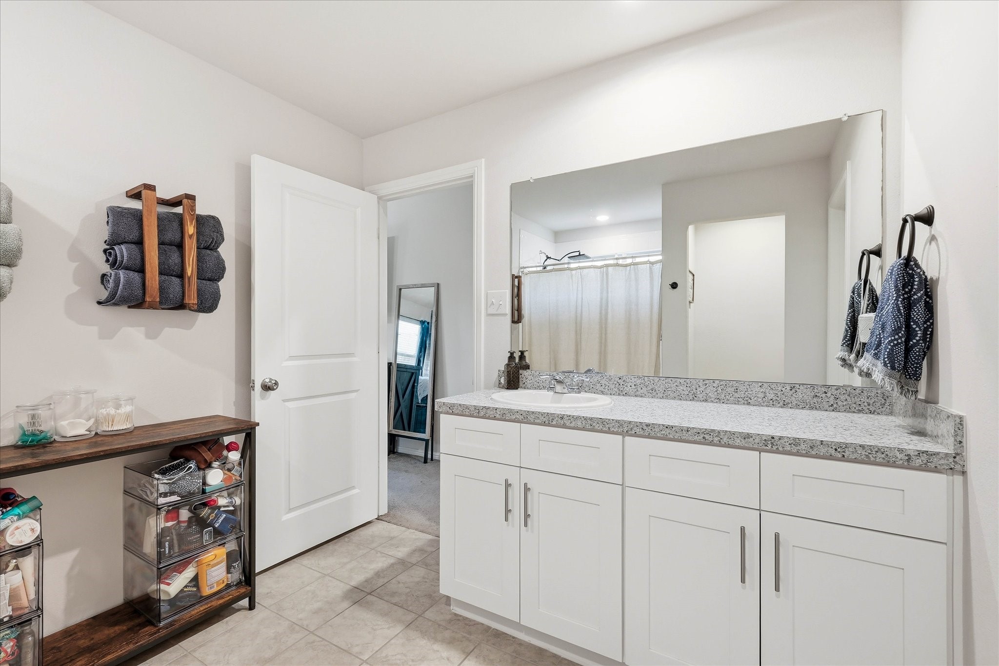229 Abingdon Street Azle TX 76020