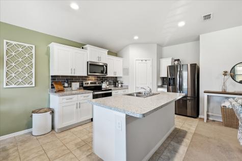 229 Abingdon Street Azle TX 76020
