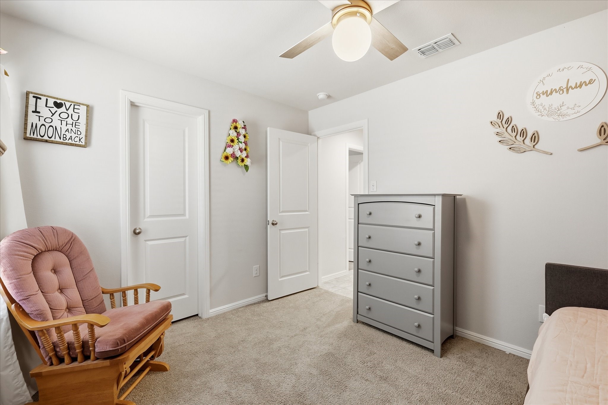 229 Abingdon Street Azle TX 76020
