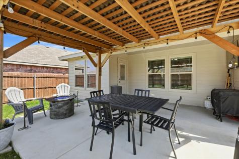 229 Abingdon Street Azle TX 76020