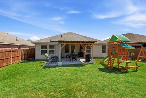 229 Abingdon Street Azle TX 76020