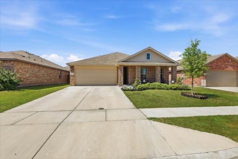 229 Abingdon Street Azle TX 76020