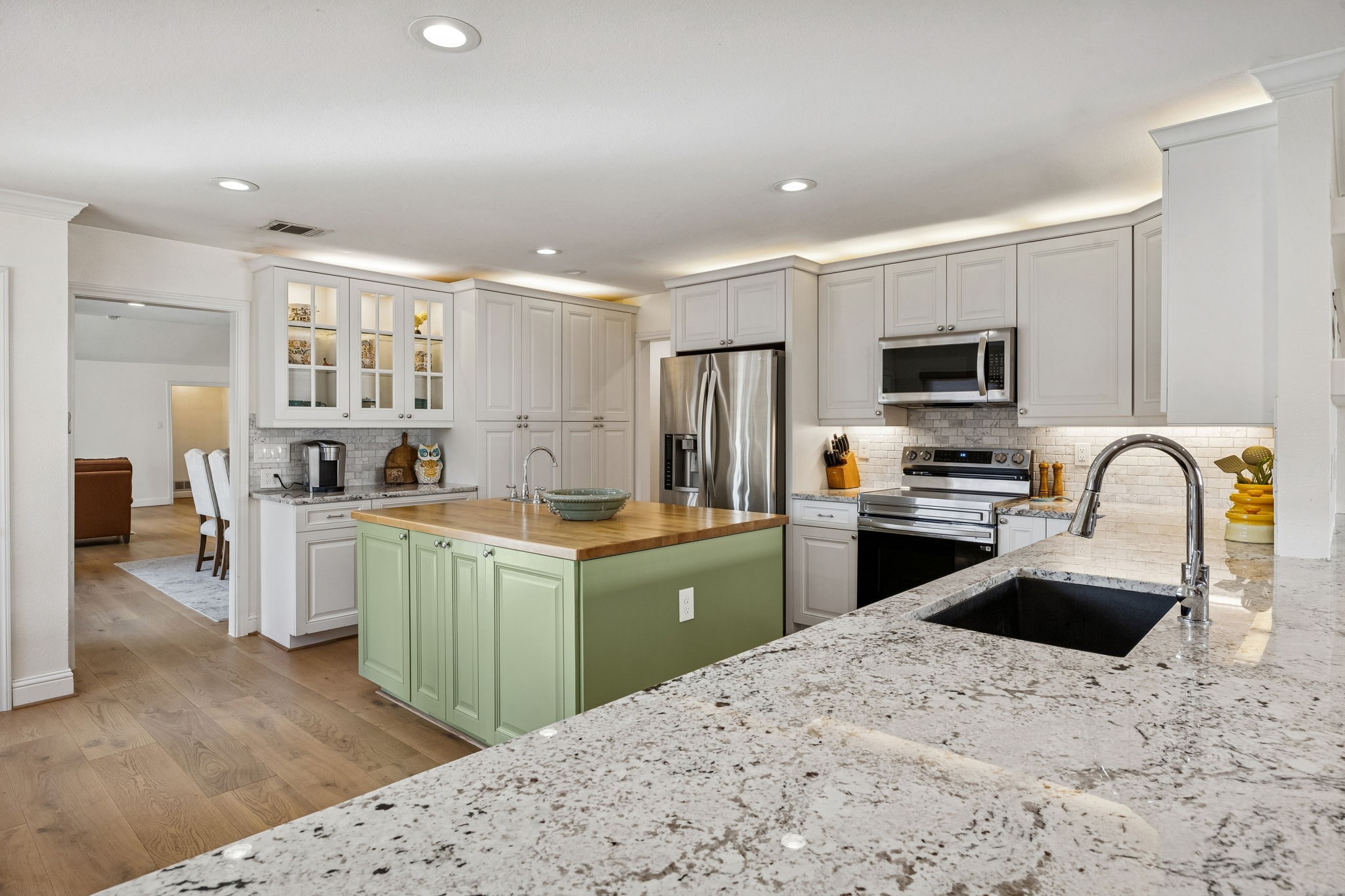 4008 Allencrest Lane Dallas TX 75244