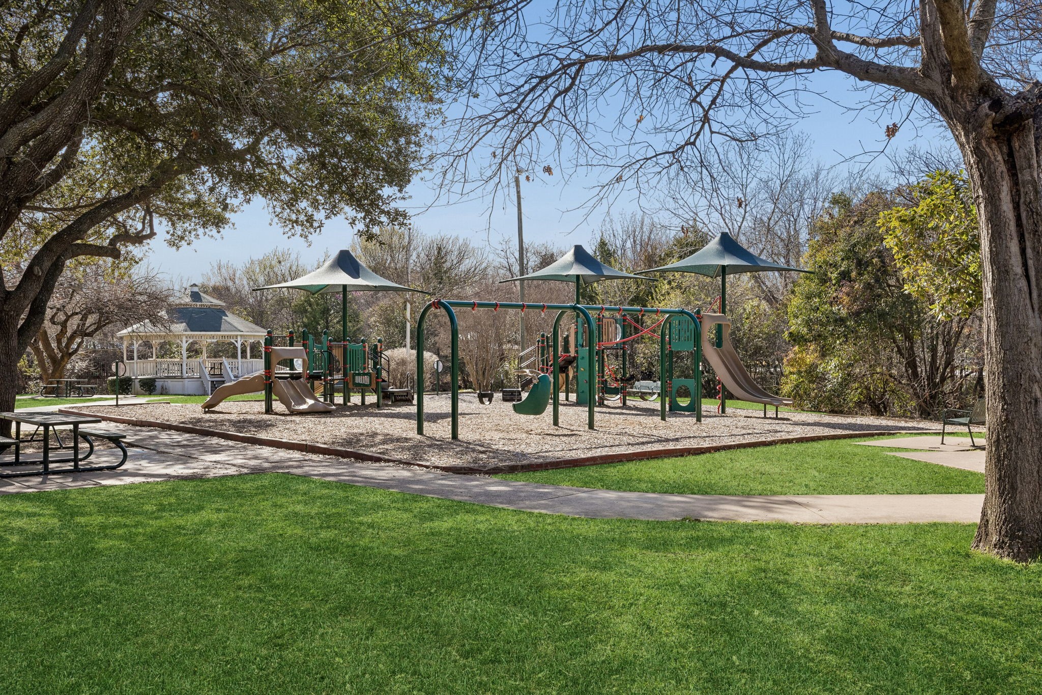 4008 Allencrest Lane Dallas TX 75244