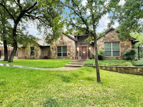 2704 Jackson Crest Street Burleson TX 76028
