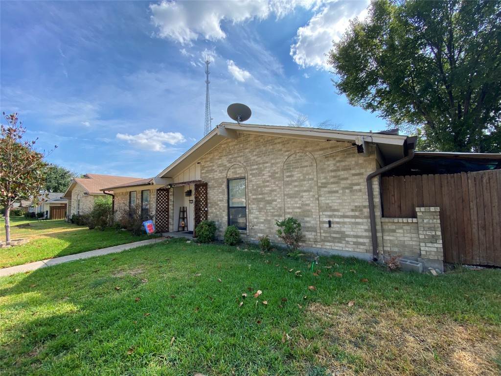 5237 Meadowside Drive Garland TX 75043