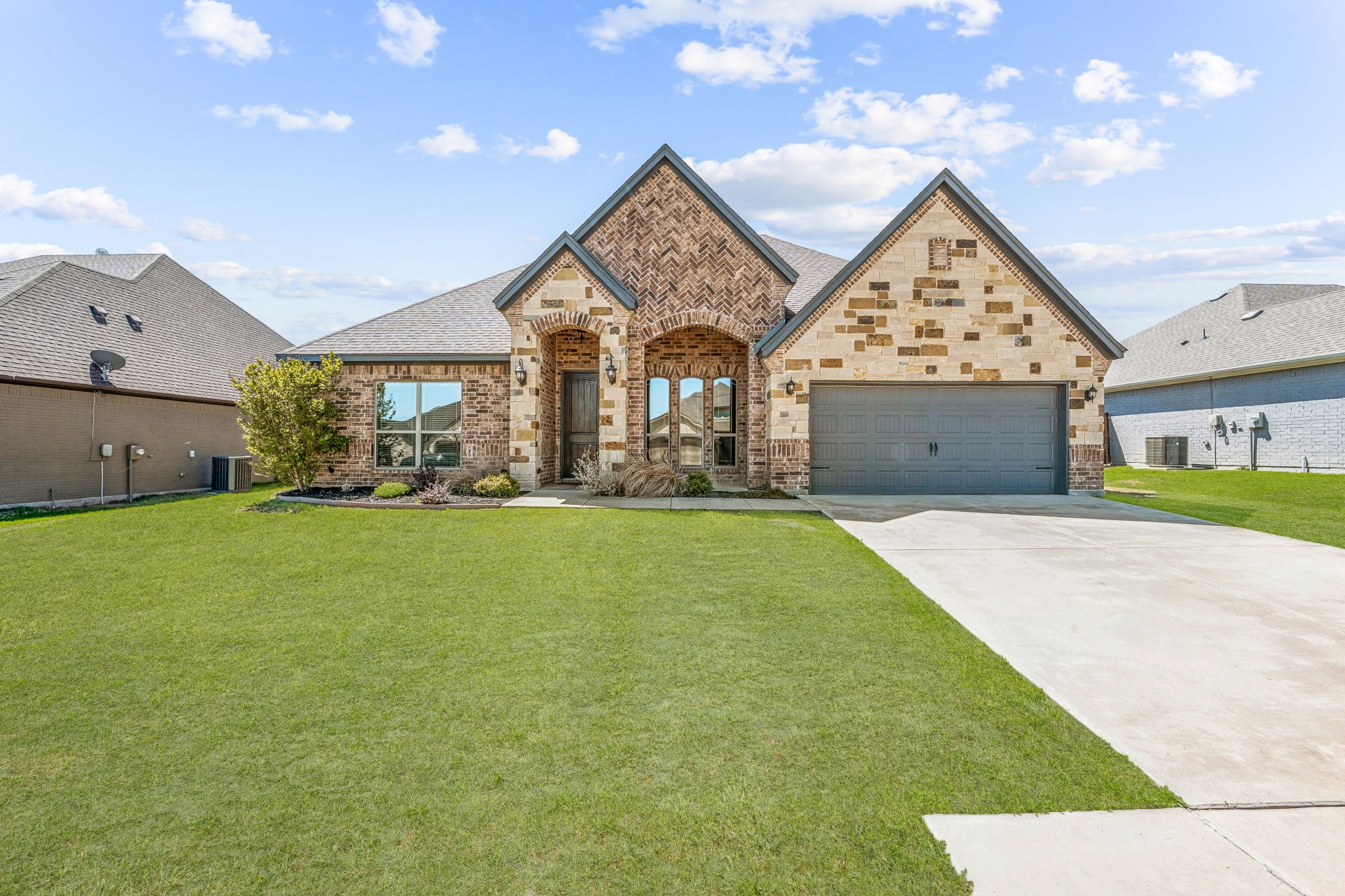 217 Bayless Avenue Godley TX 76044