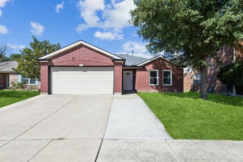 1208 Cheyenne Court Saginaw TX 76131
