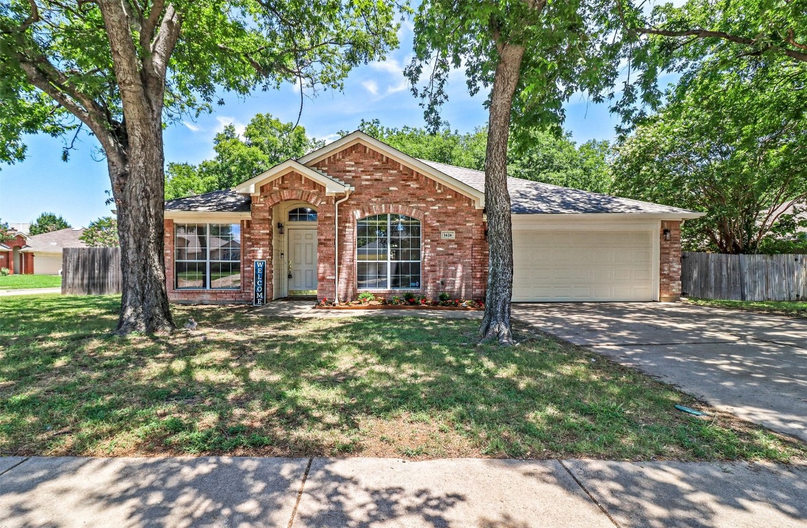 1626 Summertree Lane Grand Prairie TX 75052