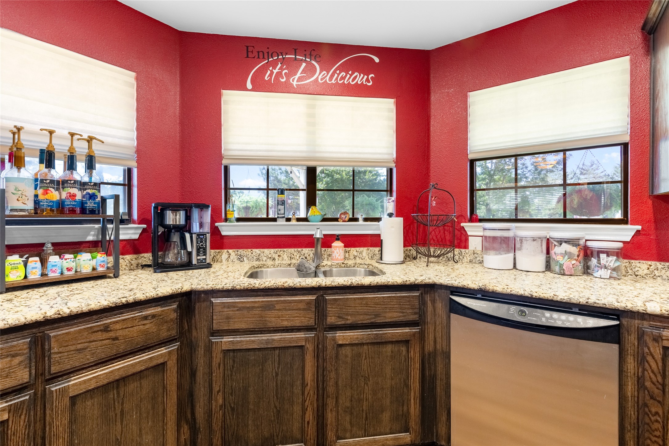 1551 County Road 3327 Greenville TX 75402
