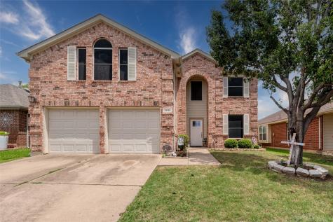 910 Glenbrook Drive Grand Prairie TX 75052