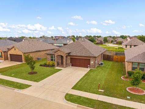 1720 Cross Creek Lane Cleburne TX 76033