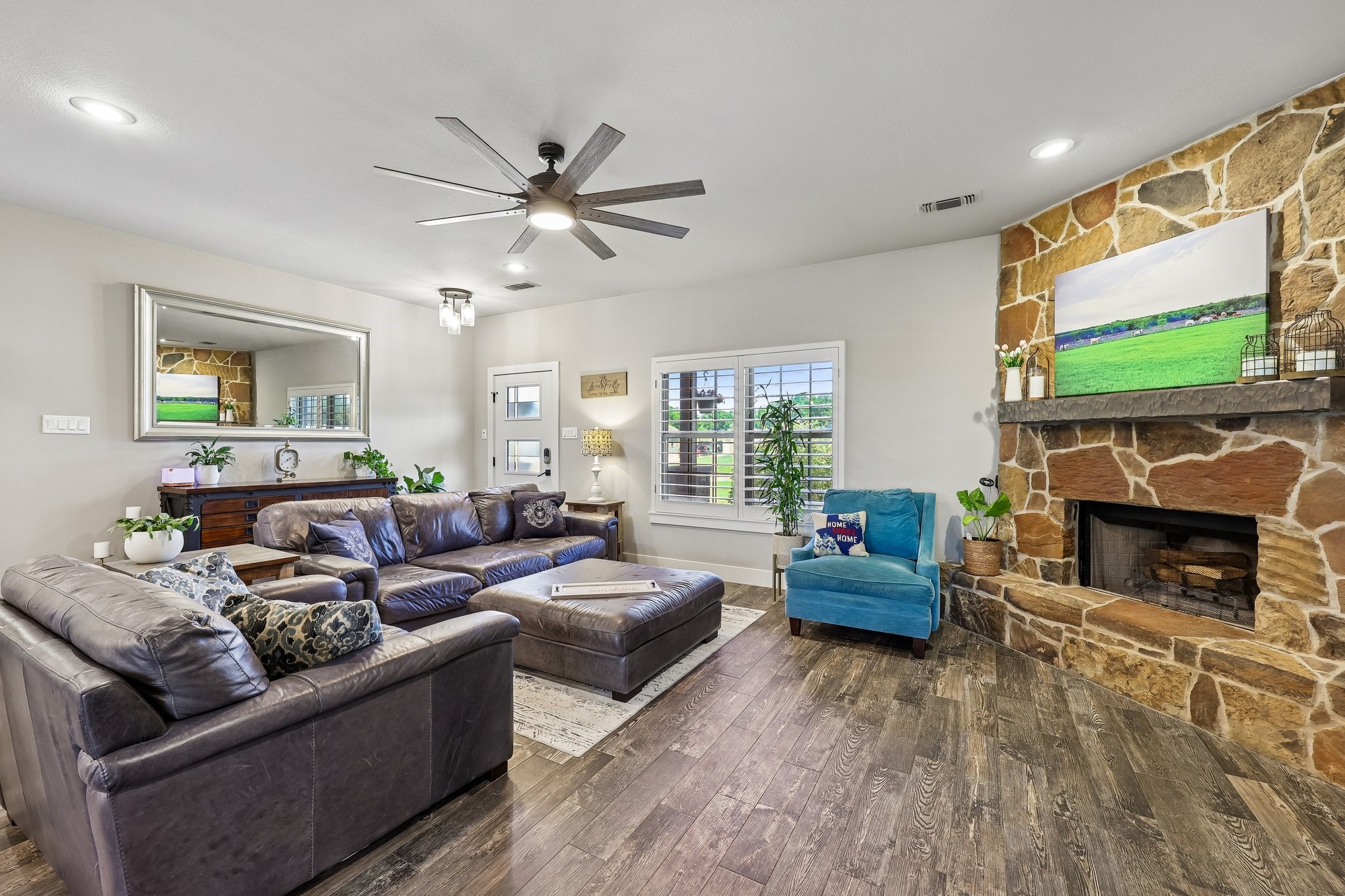 1287 Chartres Oak Ridge TX 75142