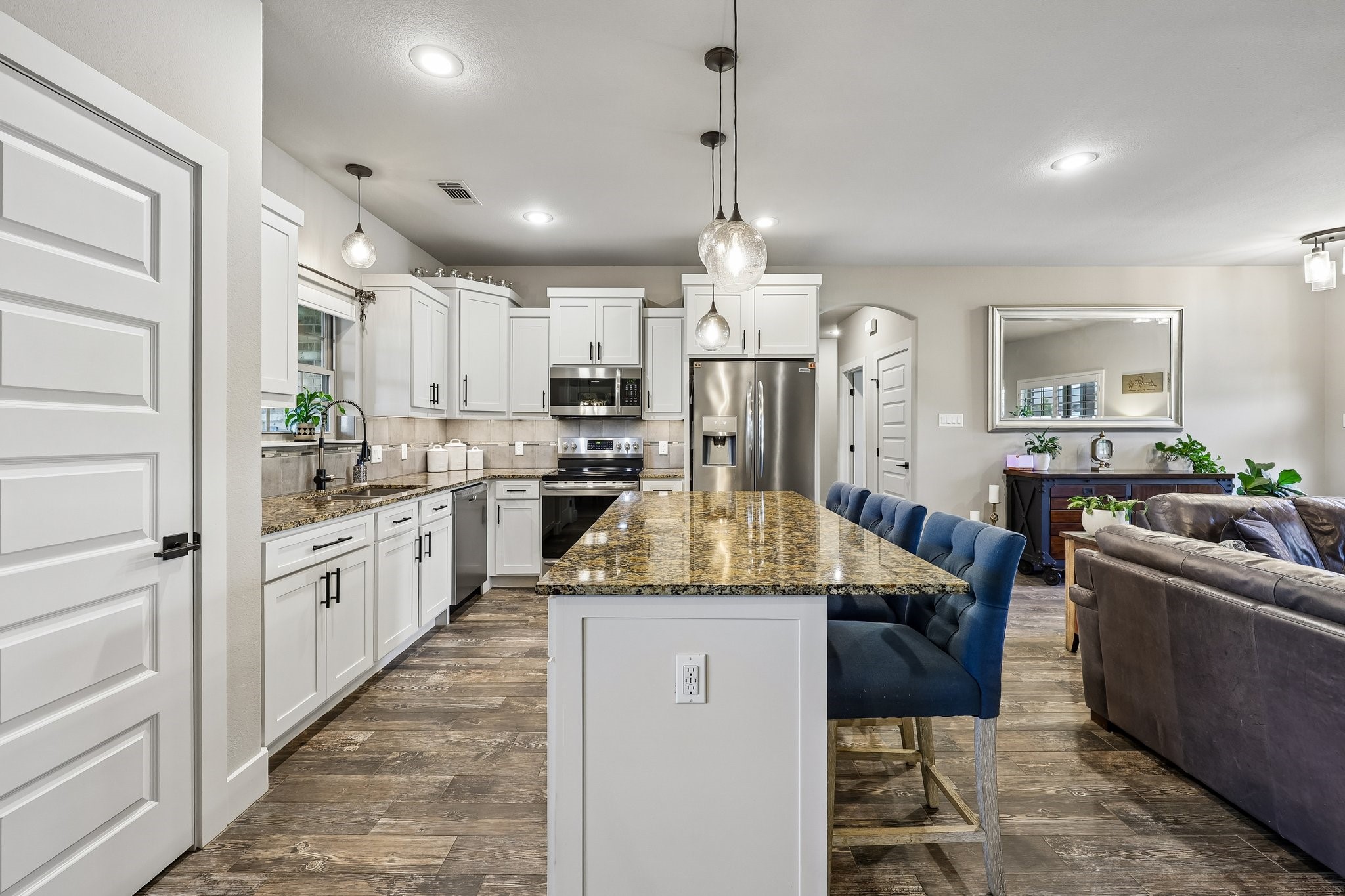 1287 Chartres Oak Ridge TX 75142