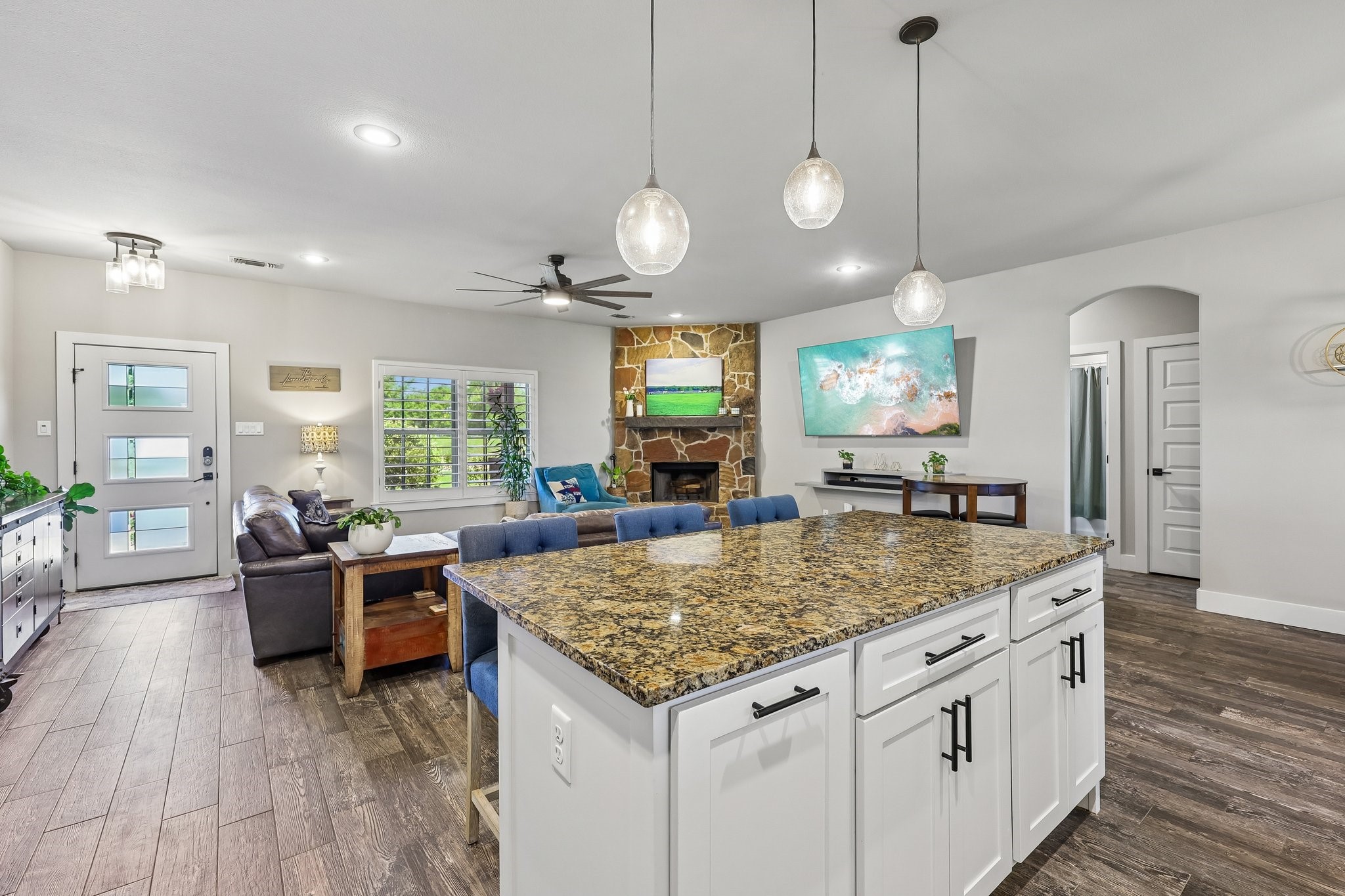 1287 Chartres Oak Ridge TX 75142