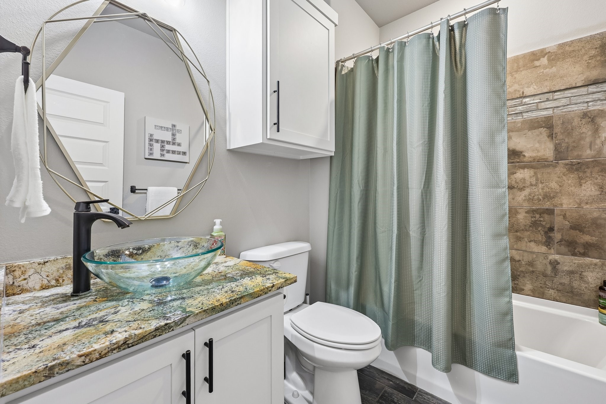 1287 Chartres Oak Ridge TX 75142