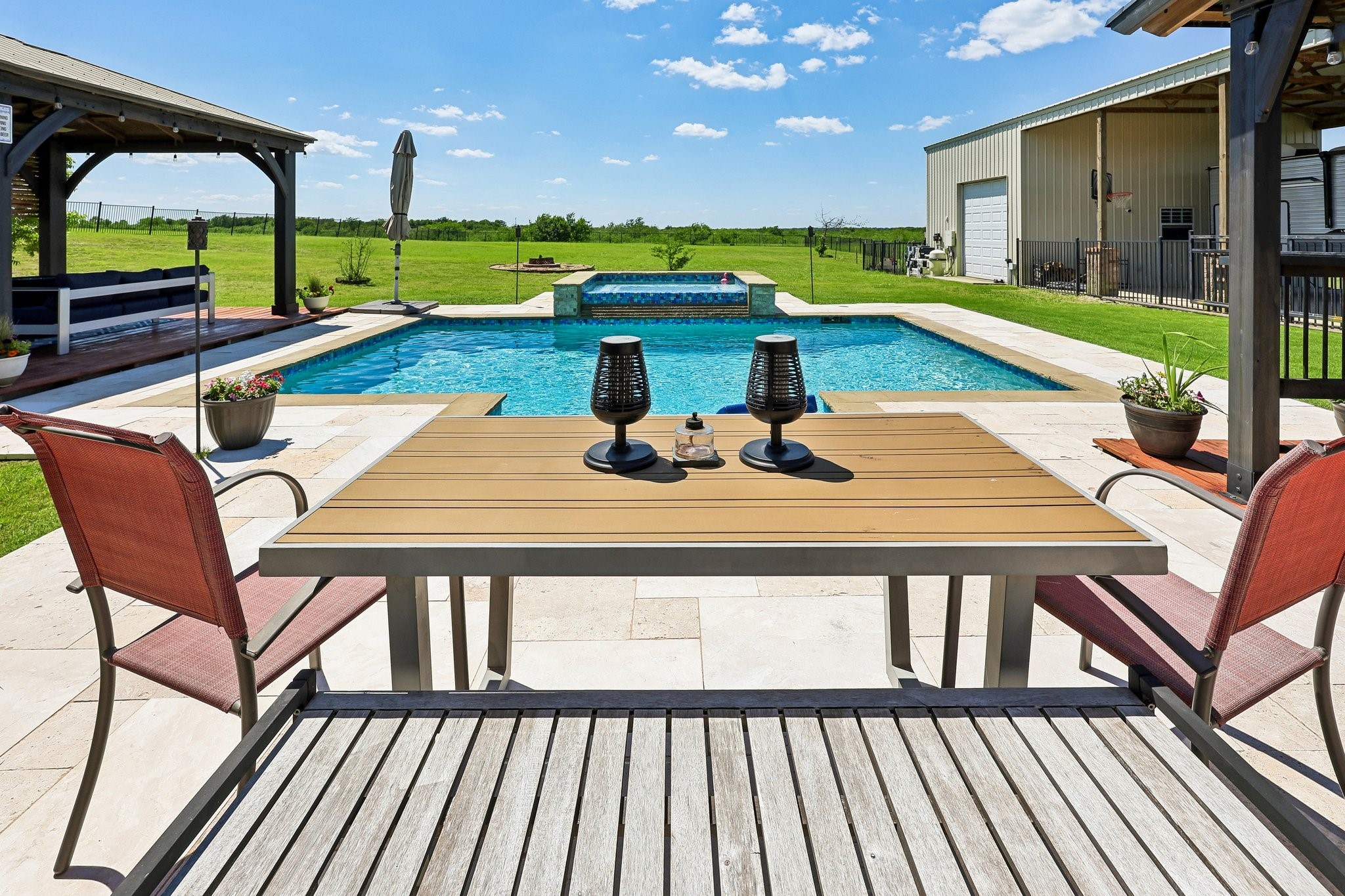 1287 Chartres Oak Ridge TX 75142