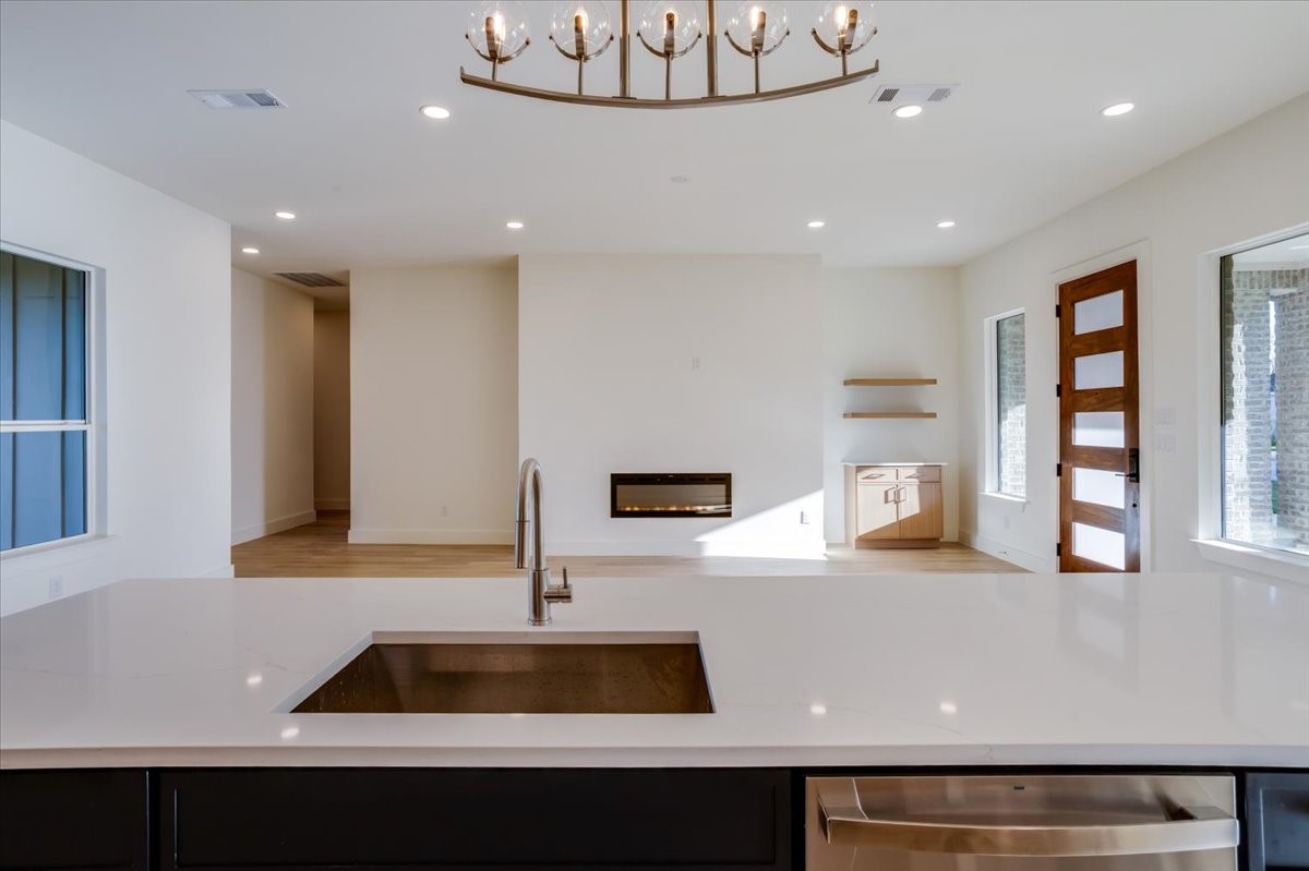 2634 Bainbridge Drive Dallas TX 75237