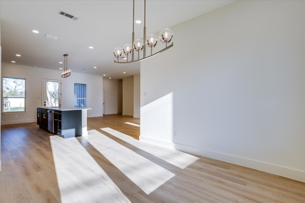 2634 Bainbridge Drive Dallas TX 75237