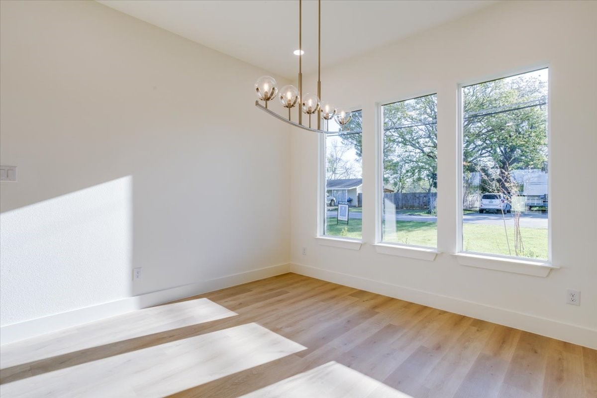 2634 Bainbridge Drive Dallas TX 75237