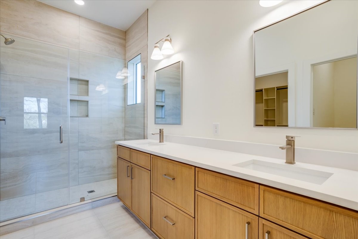 2634 Bainbridge Drive Dallas TX 75237