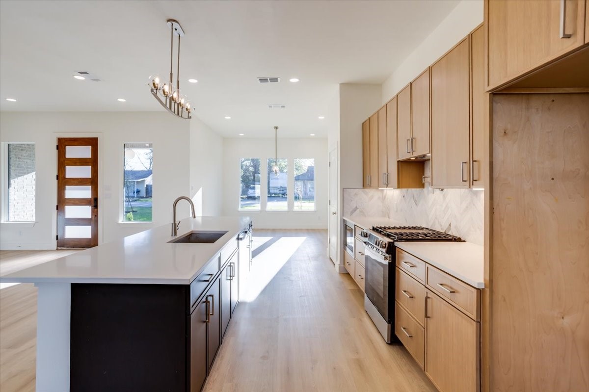 2634 Bainbridge Drive Dallas TX 75237
