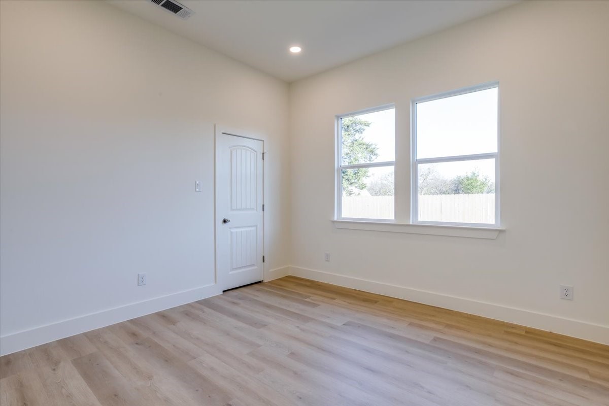 2634 Bainbridge Drive Dallas TX 75237