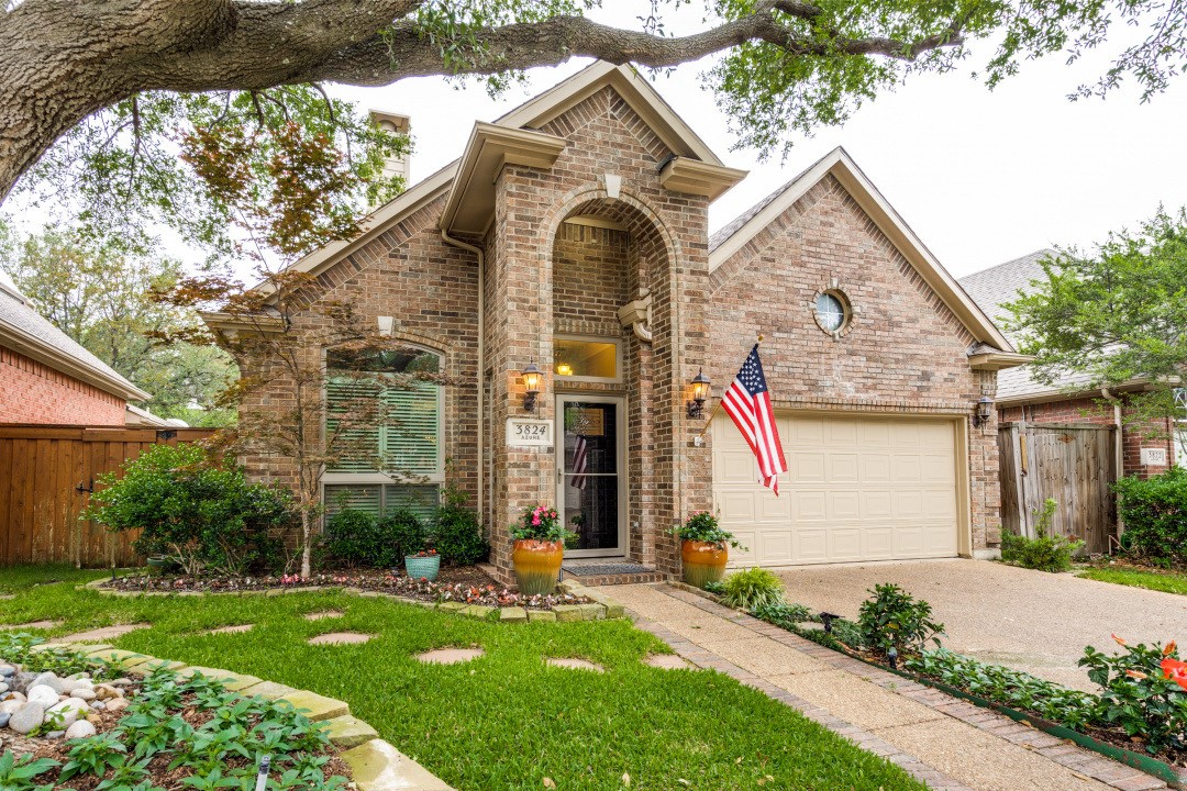 3824 Azure Lane Addison TX 75001