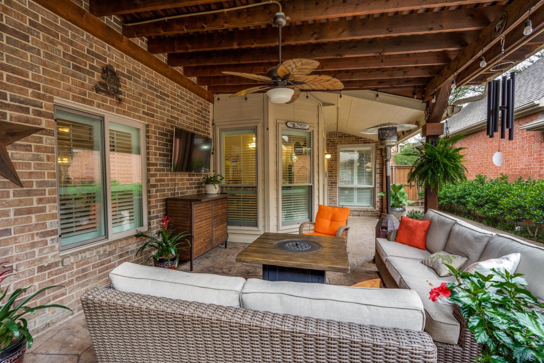 3824 Azure Lane Addison TX 75001