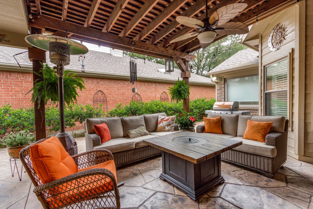 3824 Azure Lane Addison TX 75001