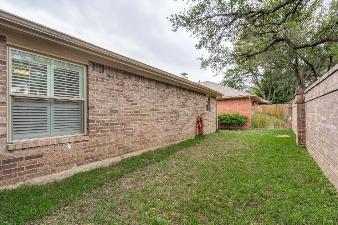3824 Azure Lane Addison TX 75001