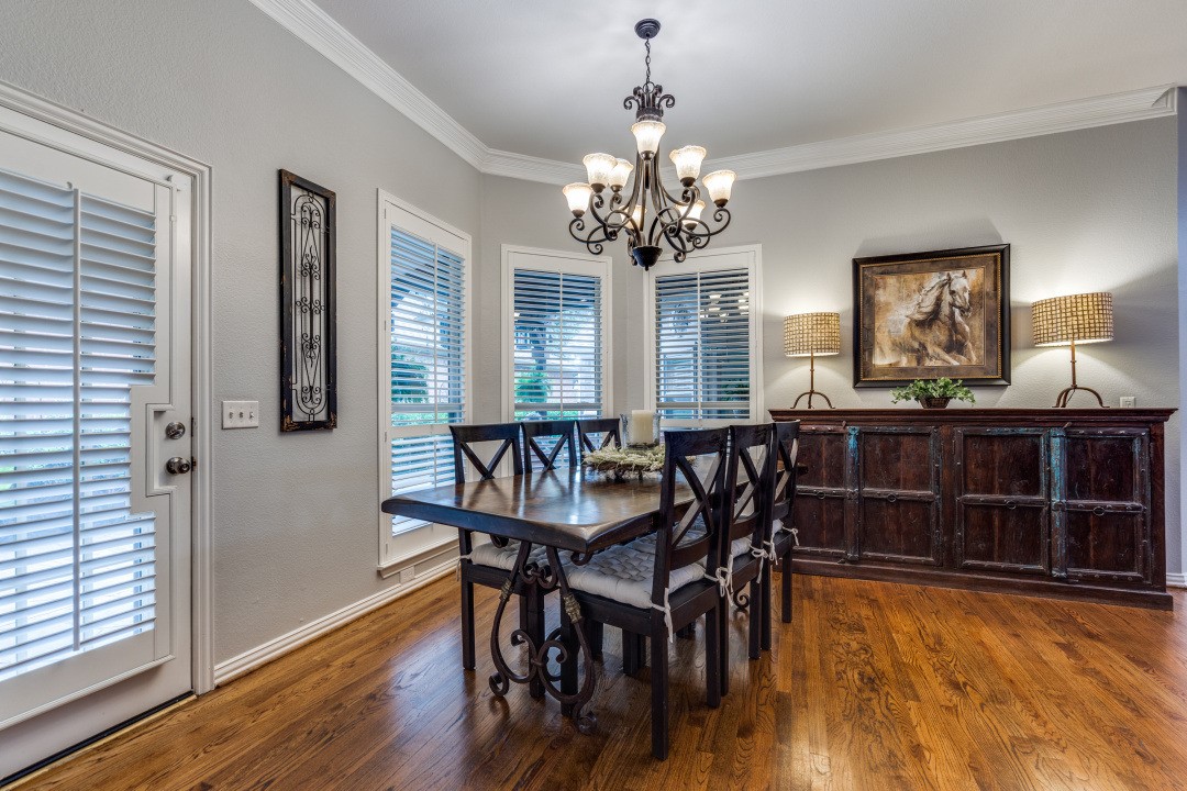 3824 Azure Lane Addison TX 75001