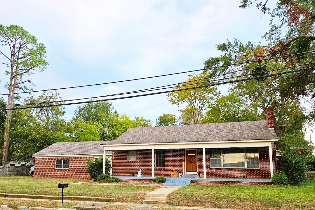100 W Pine Street Winnsboro TX 75494
