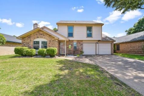 905 Clark Trail Grand Prairie TX 75052