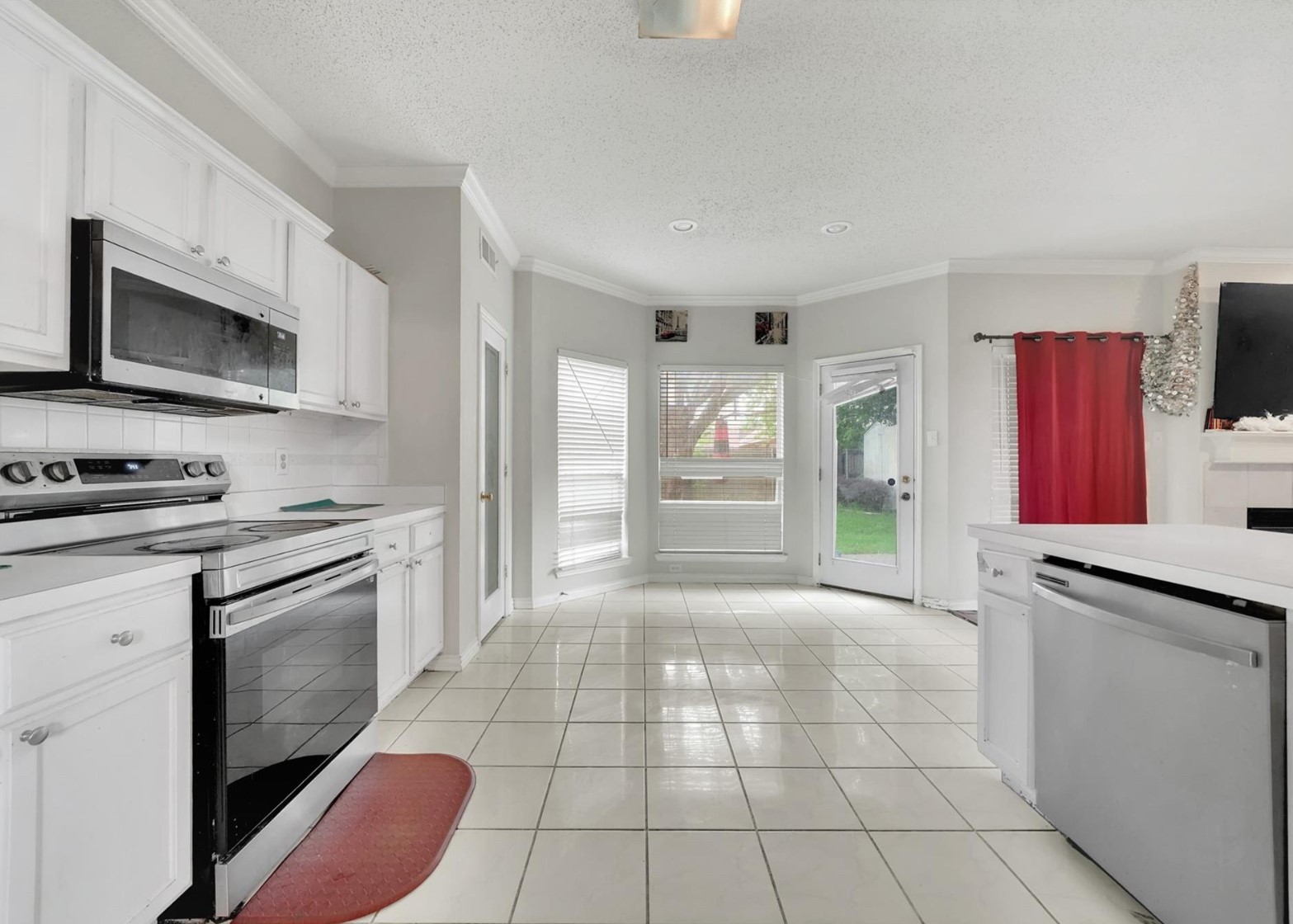 617 Crystal Brook Drive Saginaw TX 76179