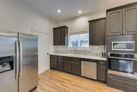 909 Elsbeth Street Dallas TX 75208