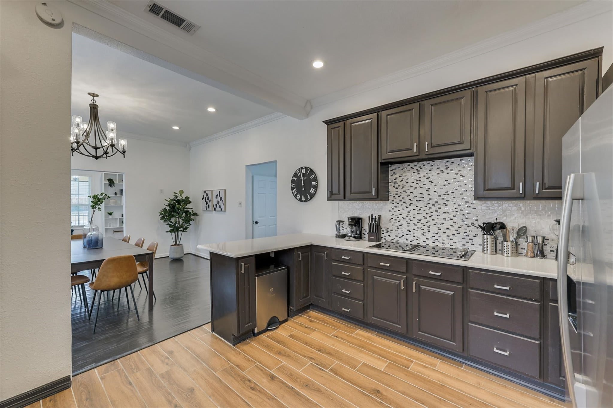909 Elsbeth Street Dallas TX 75208