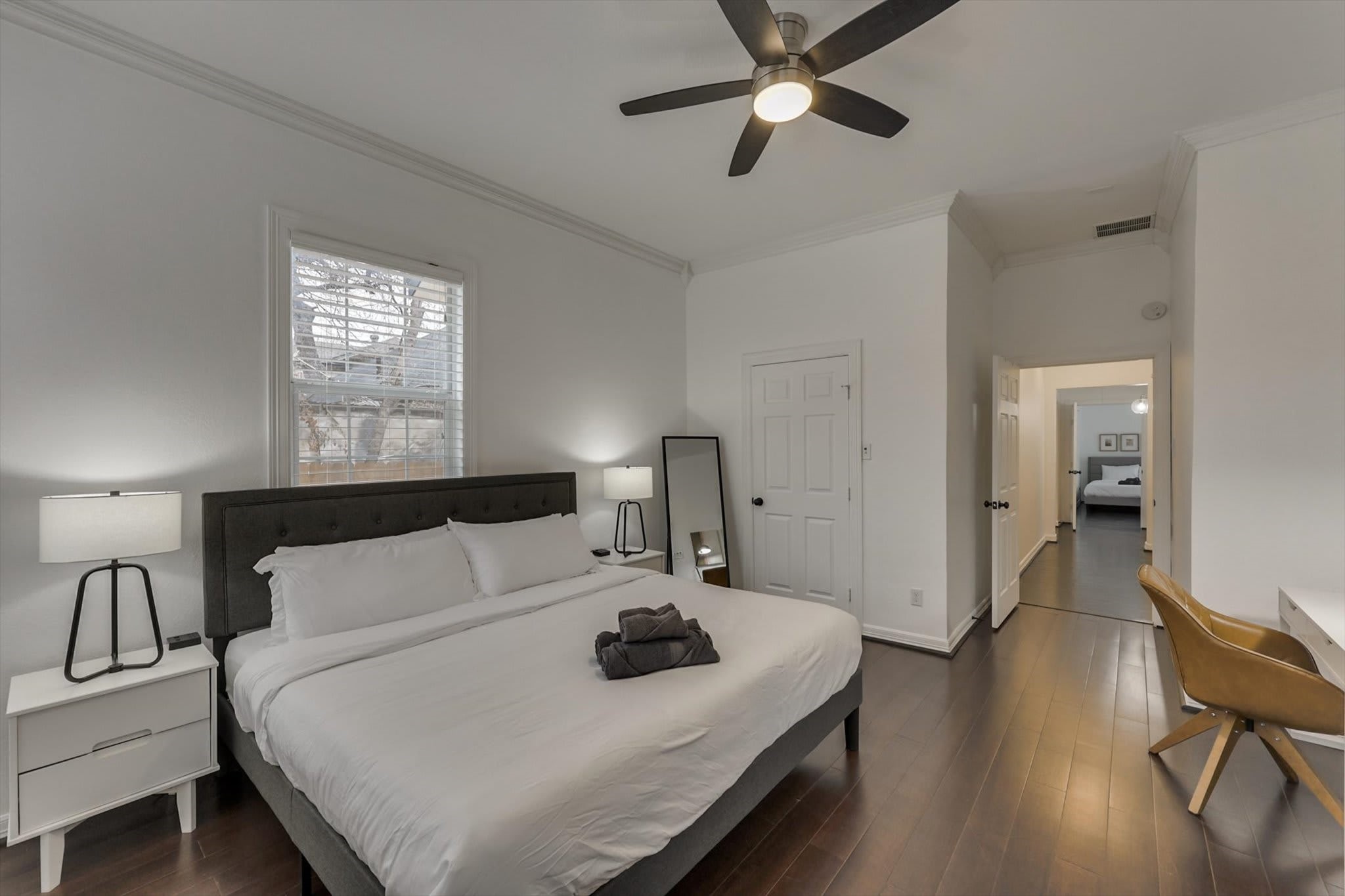 909 Elsbeth Street Dallas TX 75208
