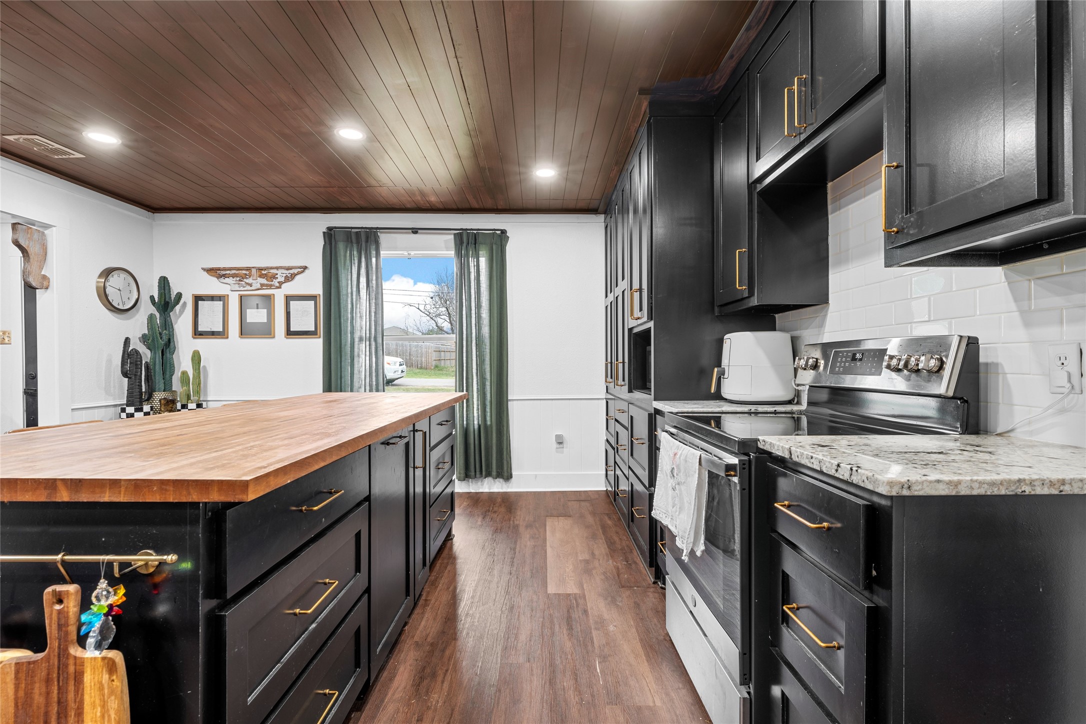 303 E Karels Drive Robinson TX 76706