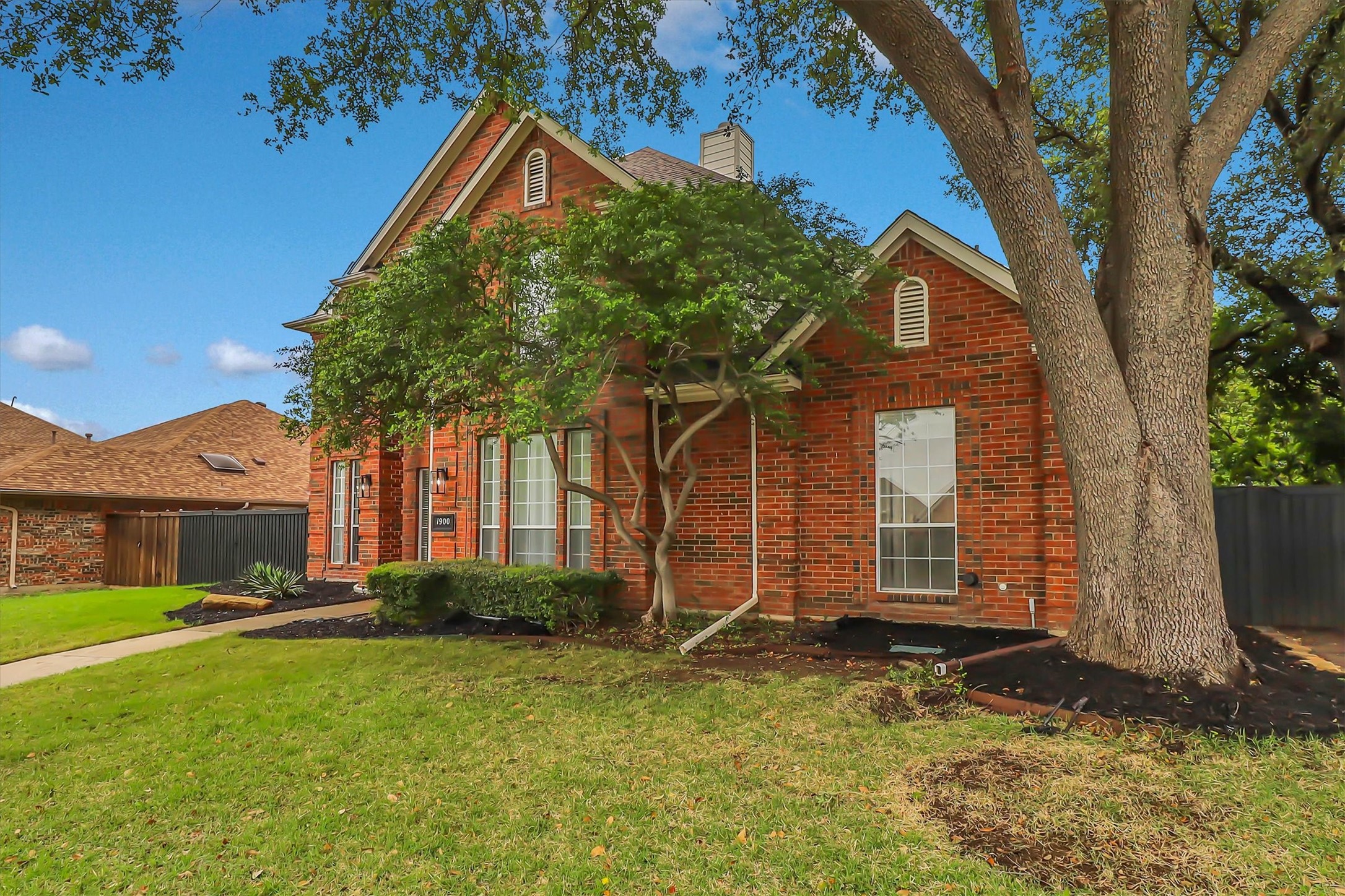 1900 Golden Trail Carrollton TX 75010