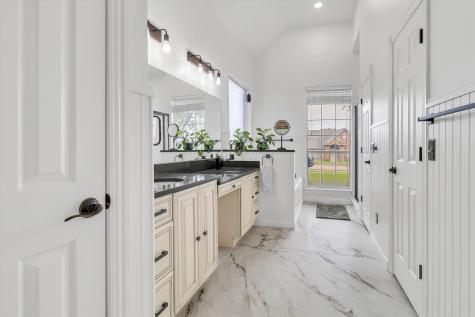 1900 Golden Trail Carrollton TX 75010