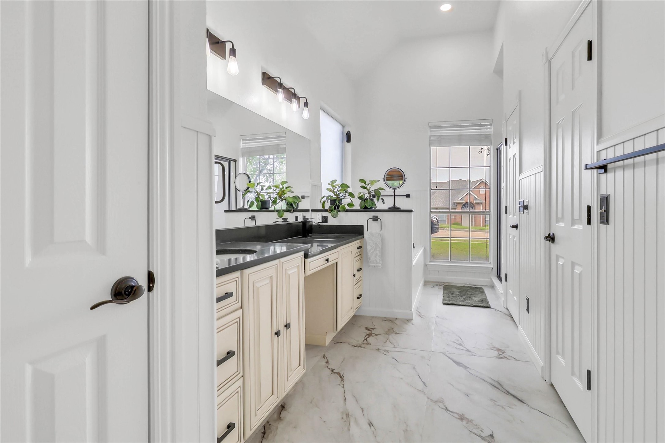 1900 Golden Trail Carrollton TX 75010