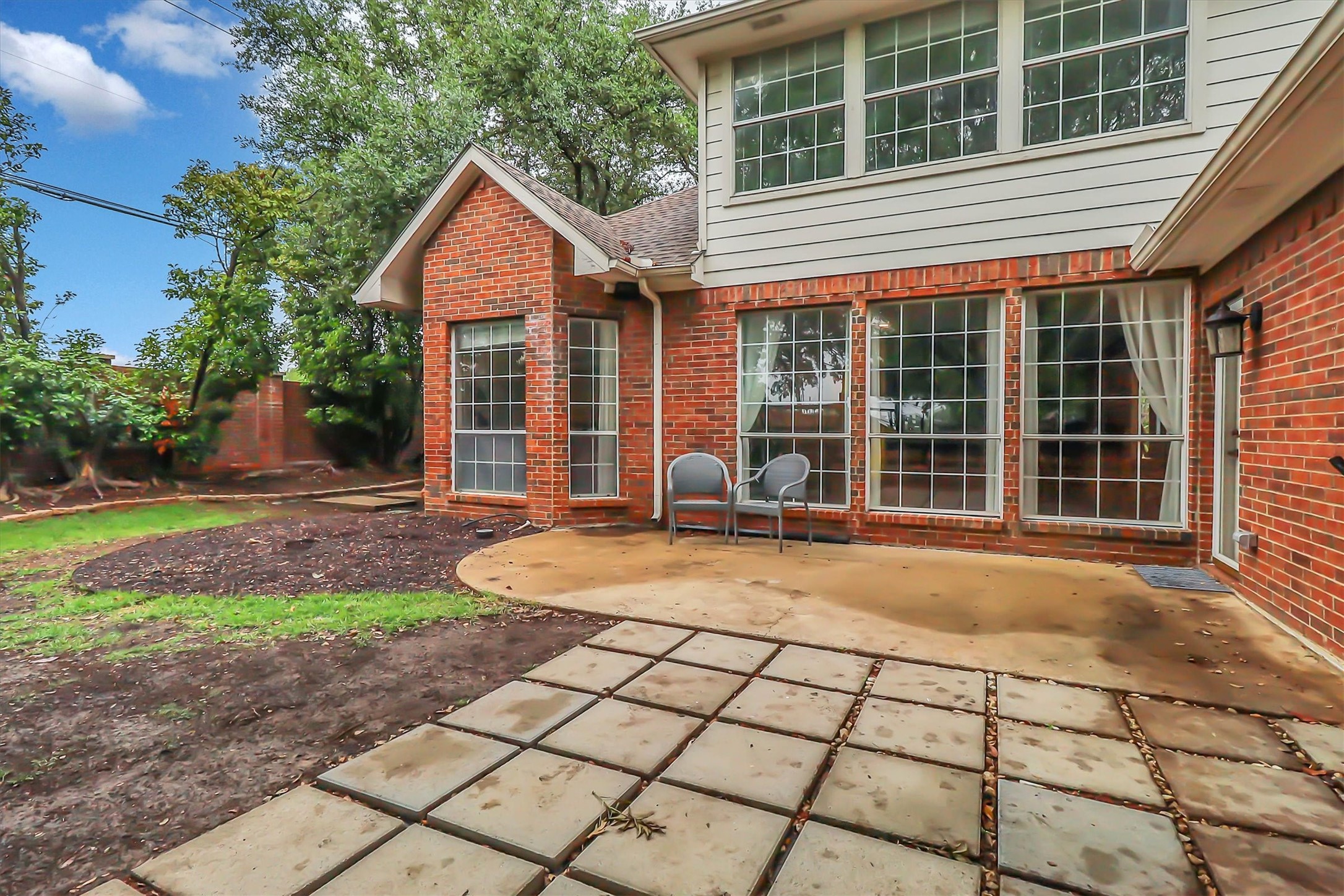 1900 Golden Trail Carrollton TX 75010