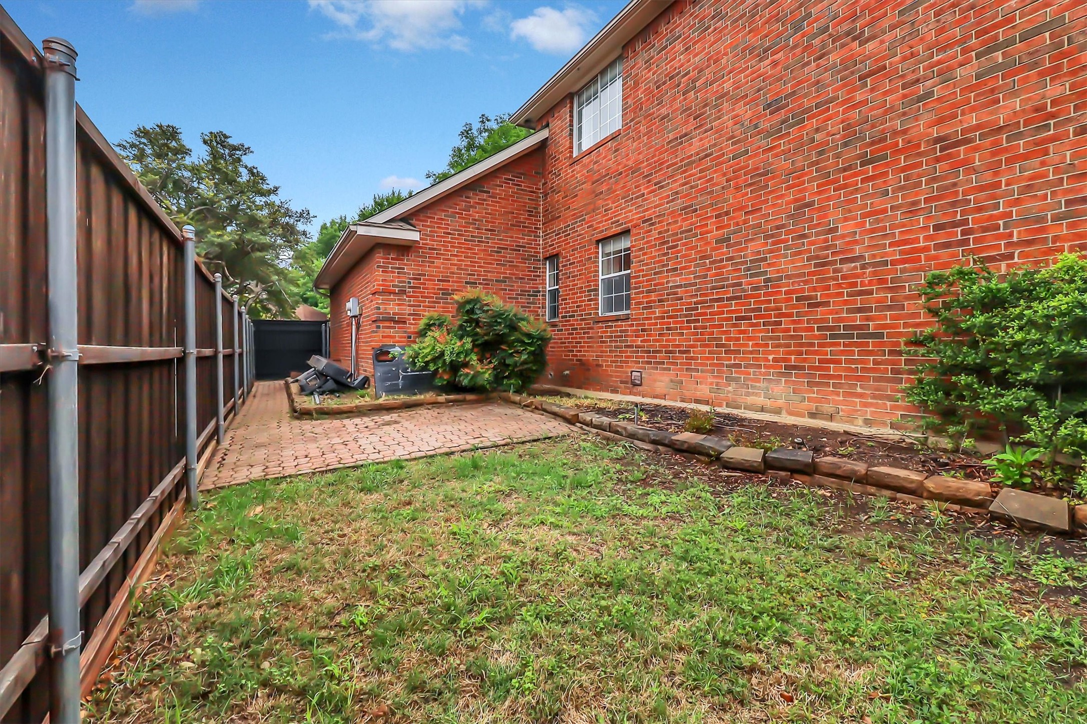1900 Golden Trail Carrollton TX 75010